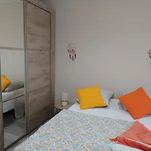  Appartement Appartement, La Route Des Grandes Alpes , 8 Couchages, Garage Pour Motards, Cyclistes, Possibilité De Supplémentaires, Si De 8 Personnes
