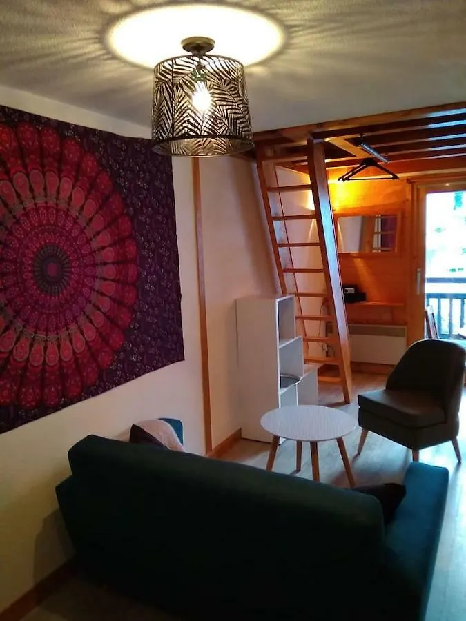 Appartement Lumineux Avec Balcon A Areches Beaufort 博福特 公寓
